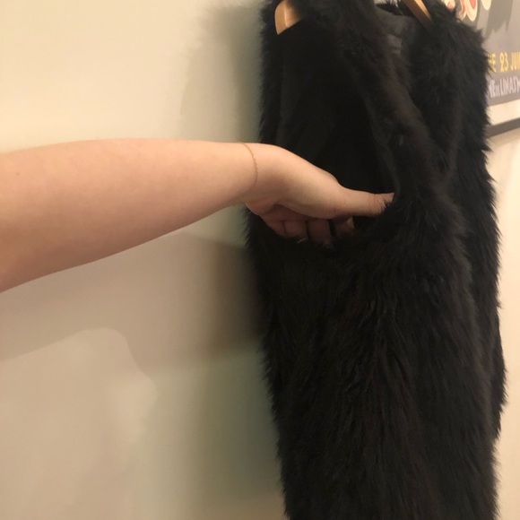 ⛔️SOLD⛔️ Primark 🖤 Cozy Vegan Fur Vest - Picture 5 of 9